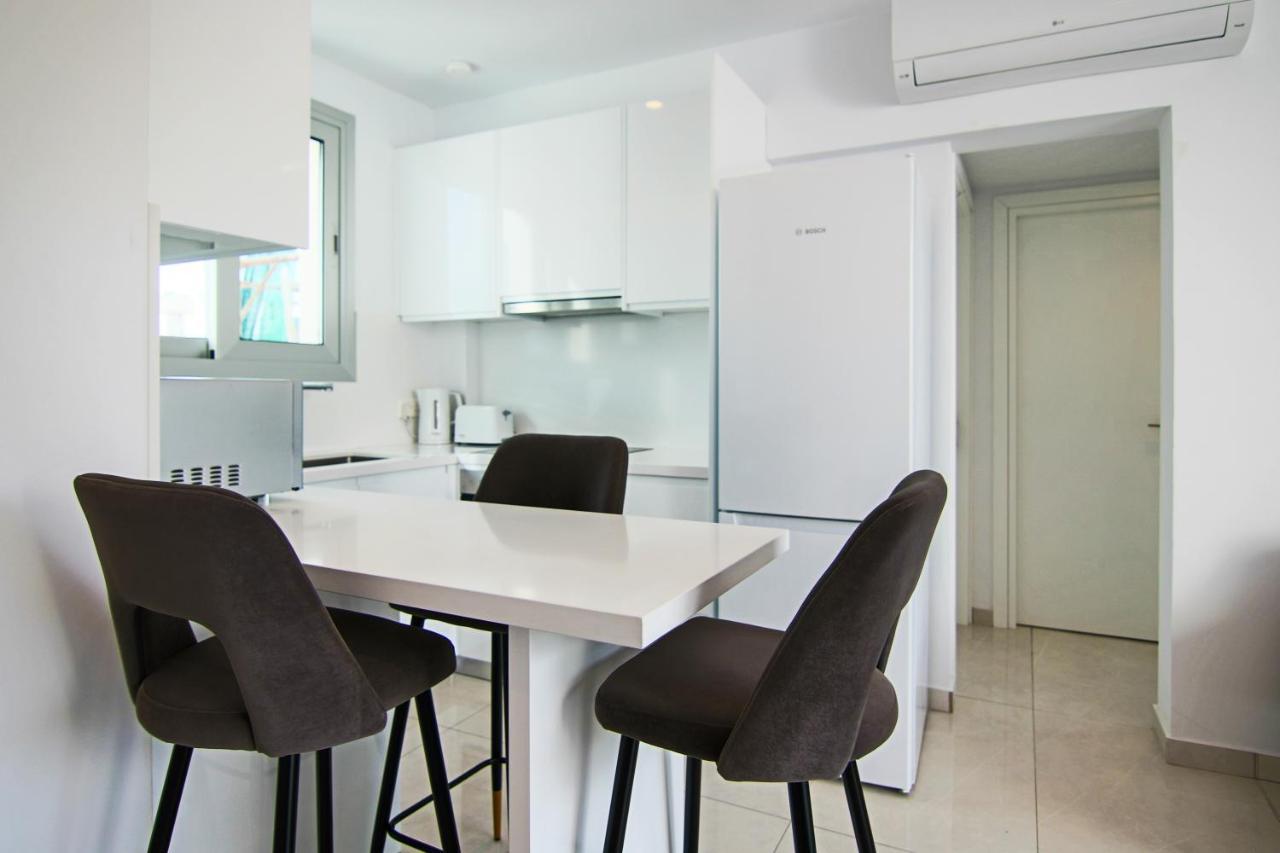 Ferienwohnung Phaedrus Living - Seaside Executive Flat Harbour 202 Paphos Exterior foto